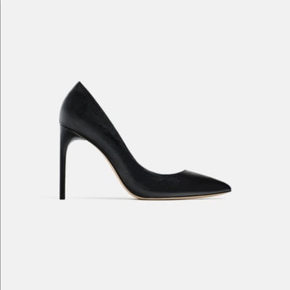 Zara Black Metallic Pumps